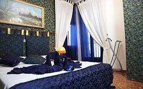 Venice Rainbow Apartment